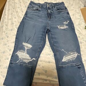 American Eagle Outfitters Distressed Cropped Blue Jeans